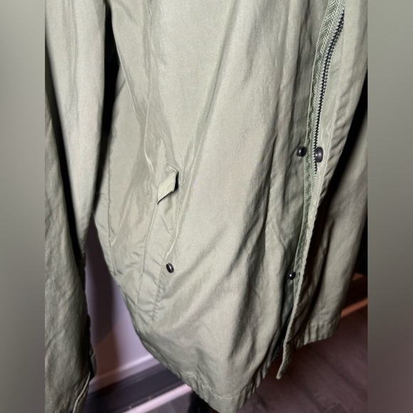 EVERLANE the city rain jacket size large - Picture 4 of 7